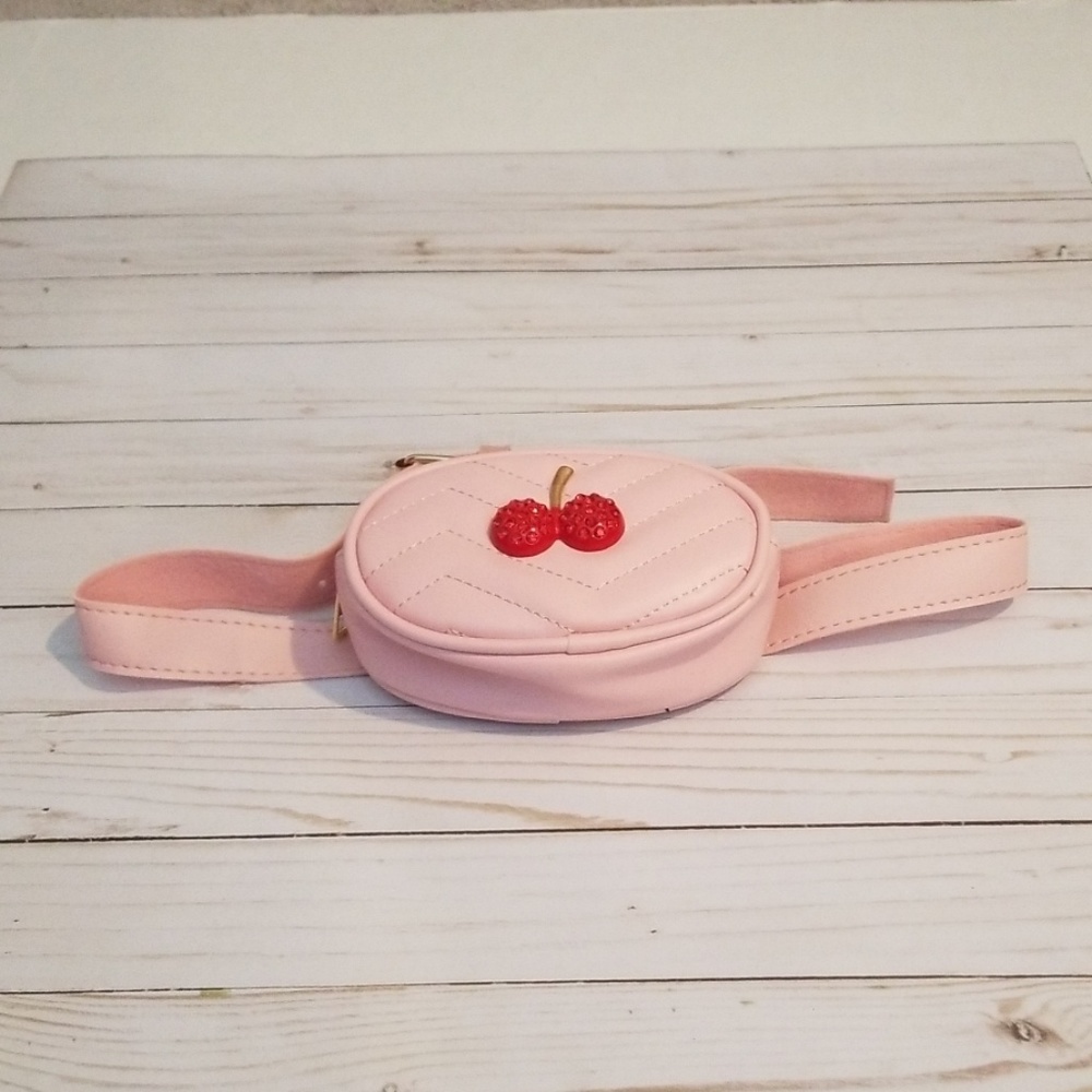 Little girls fannypack